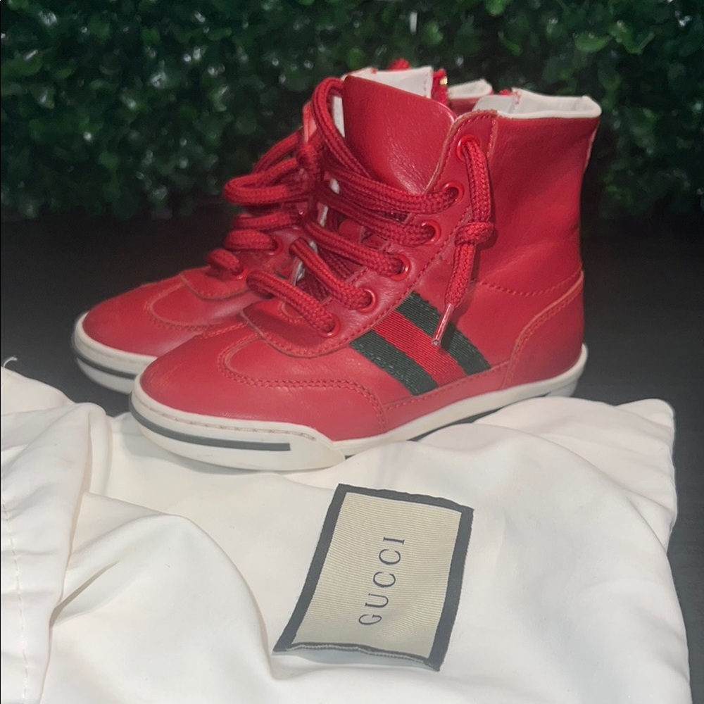 Gucci Red High-Top Sneakers Classic Design